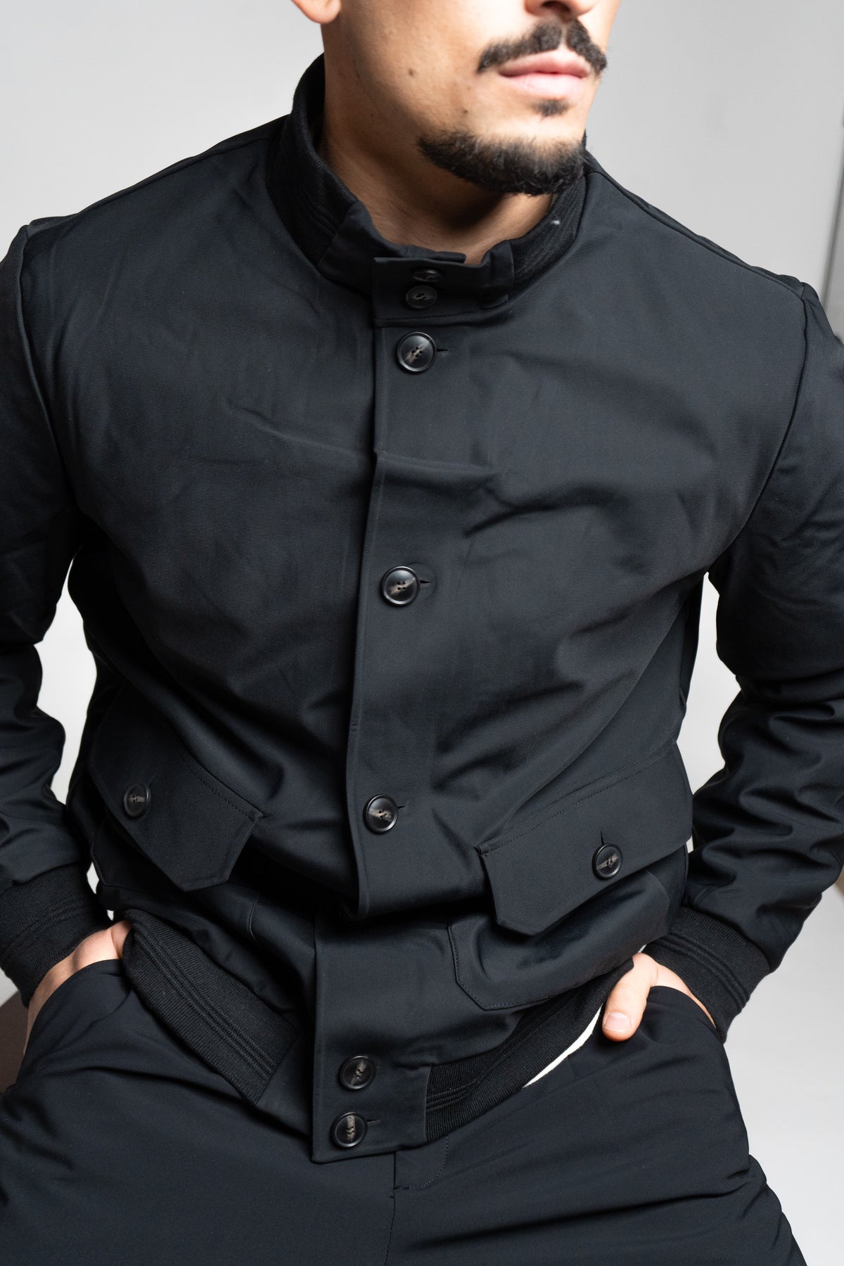 Giacca Casual Nera con Bottoni – IMPERSONAL
